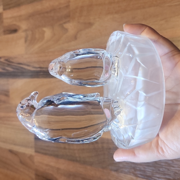 Royal Crystal Mother & Baby Penguin On Frosted Base Paperweight - Picture 5 of 14